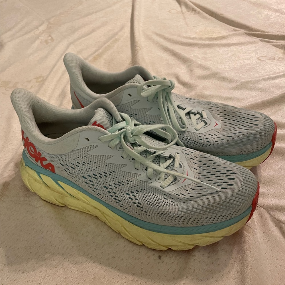 HOKA ONE ONE CLIFTONS